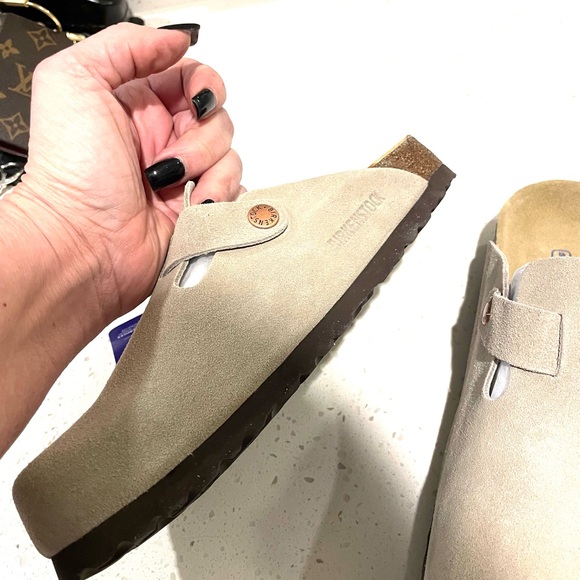 BIRKENSTOCK BOSTON TAUPE CLOG 
BRAND NEW NEVER WORN Sz 39 - Picture 2 of 5